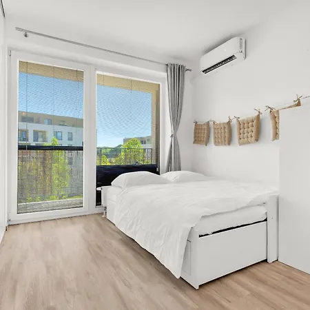 Modern With Ac, Balcony & Free Parking *