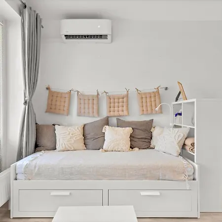 Modern With Ac, Balcony & Free Parking * Bratislava