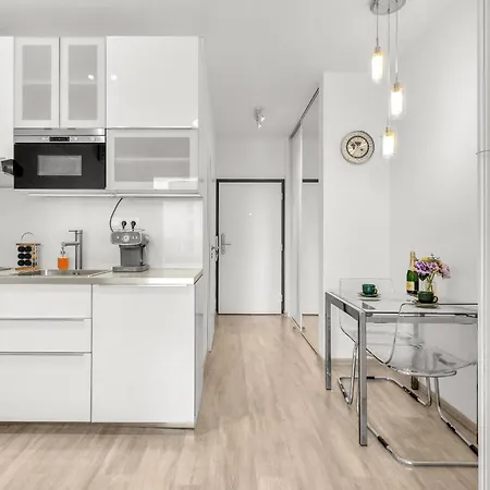 Daire Modern With Ac, Balcony & Free Parking